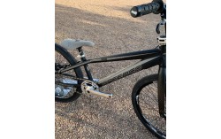 MONTAGE STAY STRONG CRUISER