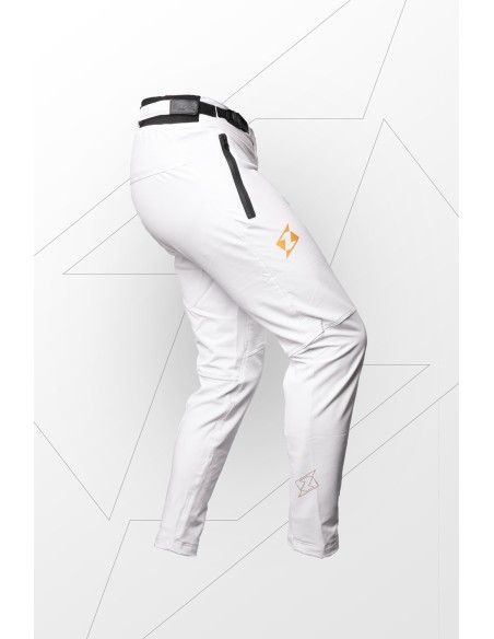 PANTALON X-TRA – WHITE & GOLD 2023