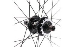 Roues 20x1"3/8 CARBONE Forward Joyride Disque Black 10mm