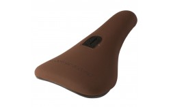 Selle Stay Strong Cutt Off Slim Pivotal marron