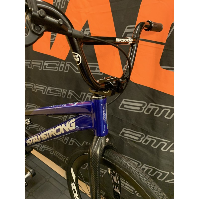 MONTAGE STAY STRONG BLEU