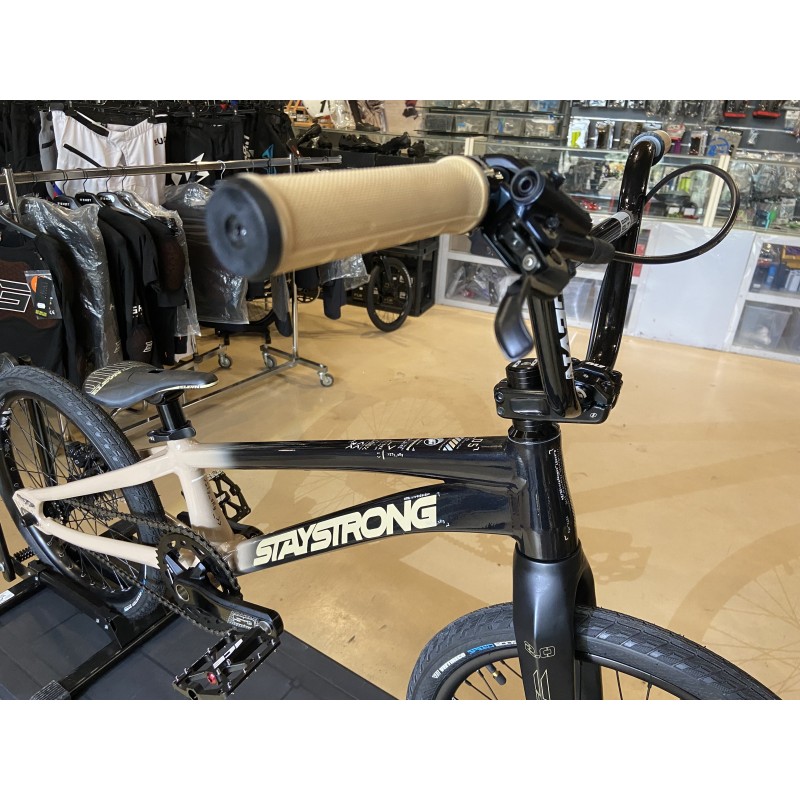 MONTAGE STAY STRONG BLACK SAND