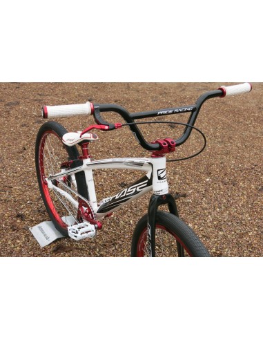 MONTAGE CHASE CRUISER