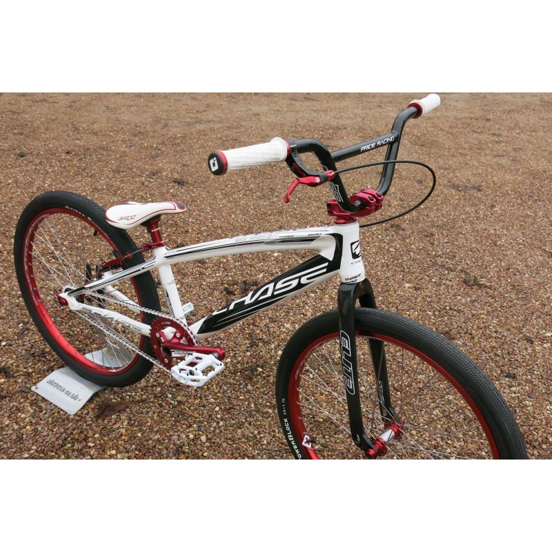 MONTAGE CHASE CRUISER