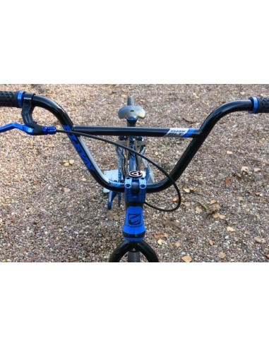 MONTAGE CHASE CRUISER