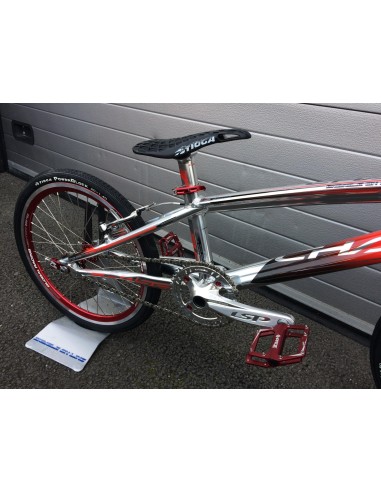 MONTAGE CHASE CRUISER