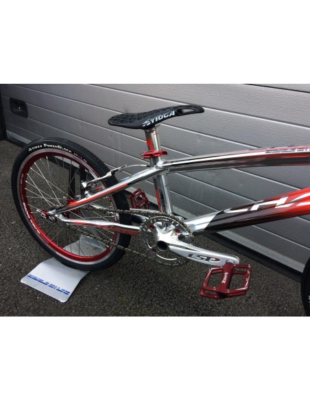 MONTAGE CHASE CRUISER