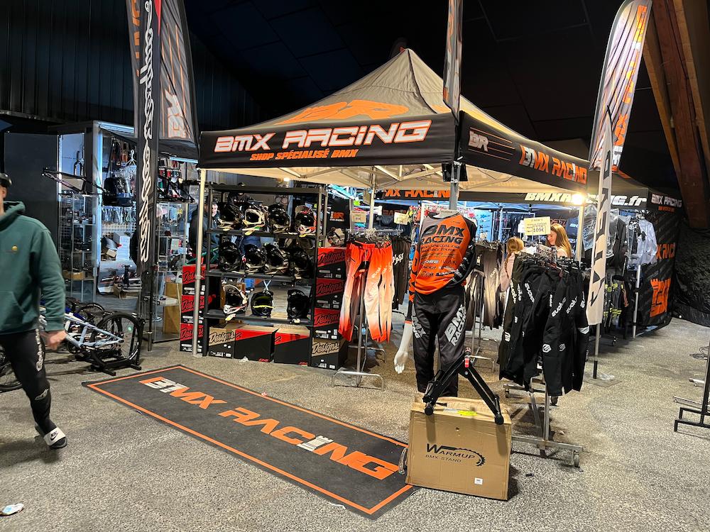Stand BMX Racing